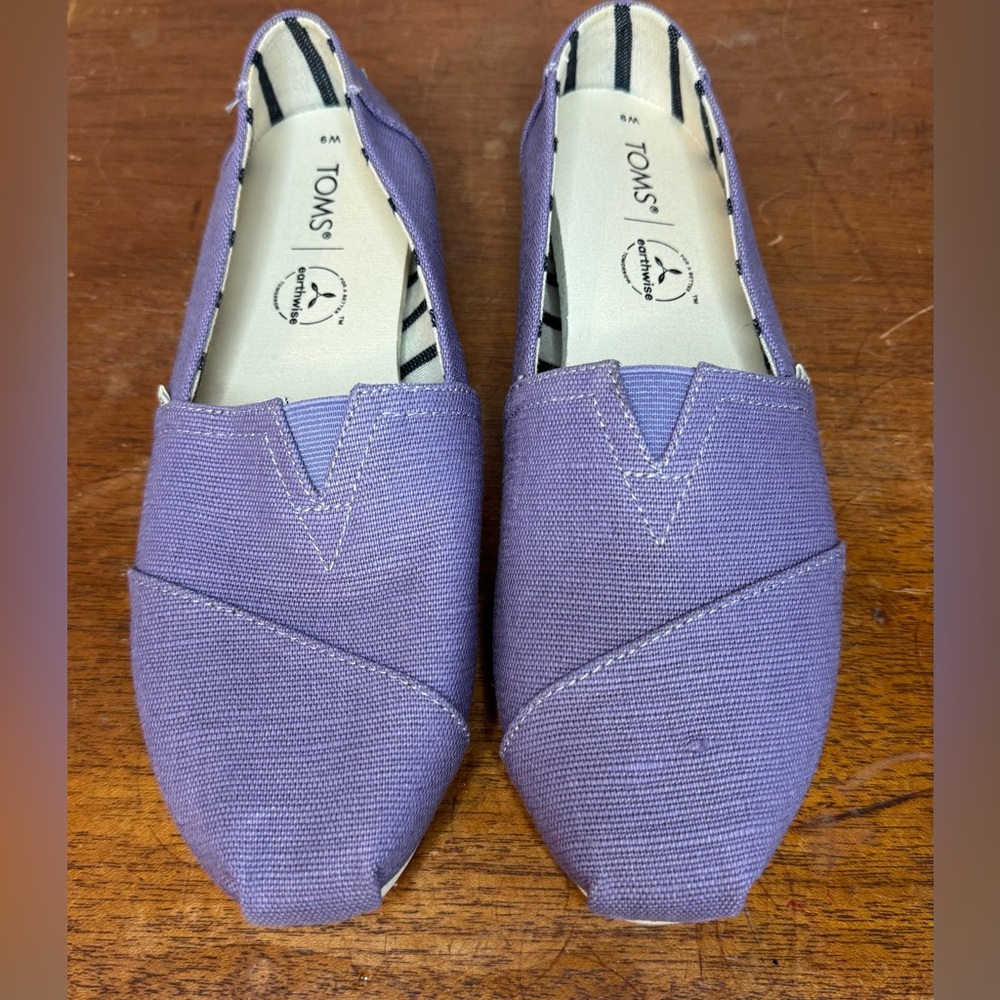 New TOMS Purple Canvas Shoes 💜 | Classic Slip-On | Perfect for Fall!